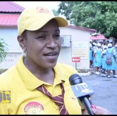 Still from JIS School Zone: Hand Across Wolmers, 10 June 2016. Jamaica Information Service / YouTube.