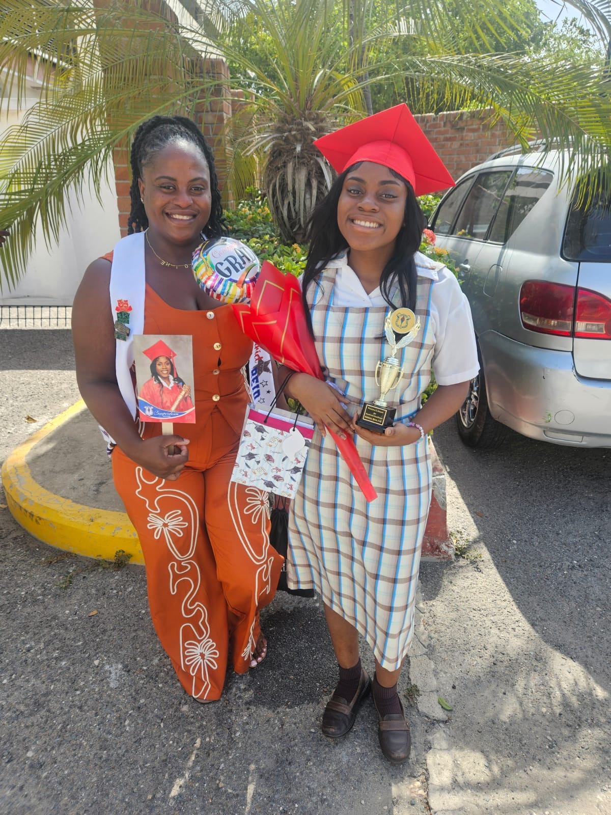 Ashriel Reid (right) and her aunt Georgine Smith. Jamaica Star, 19 August 2026.