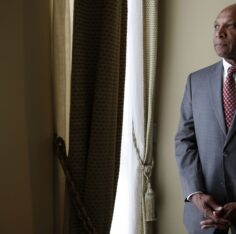 Wayne-Kent Bradshaw, chief executive of Broadway Federal Bank, photographed in a bank branch on Wilshire Boulevard, 2015. Photo: Katie Falkenberg / Los Angeles Times